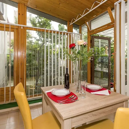 Appartement Leon-sara With Shaded Patio And Garden View Split