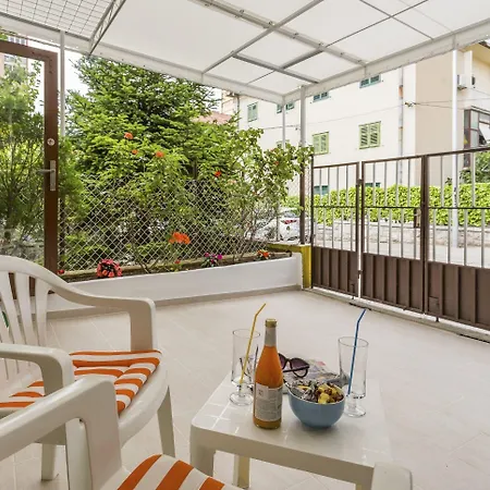 شقة Leon-sara With Shaded Patio And Garden View سبليت