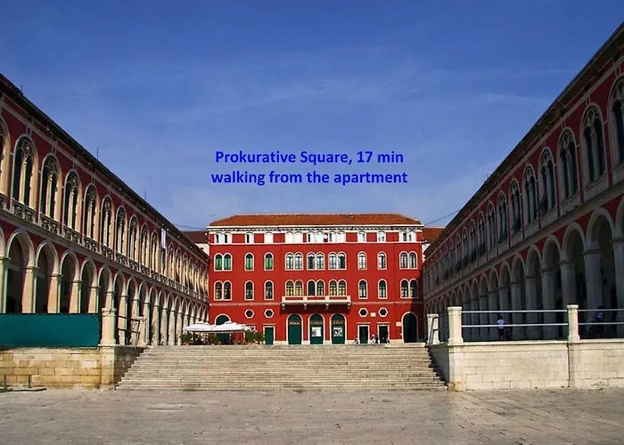 Апартаменты Leon-sara With Shaded Patio And Garden View Сплит