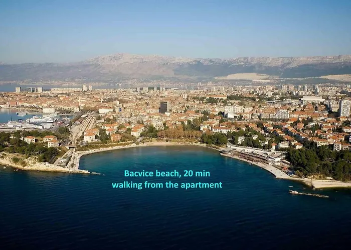 Leon-sara With Shaded Patio And Garden View Апартаменты