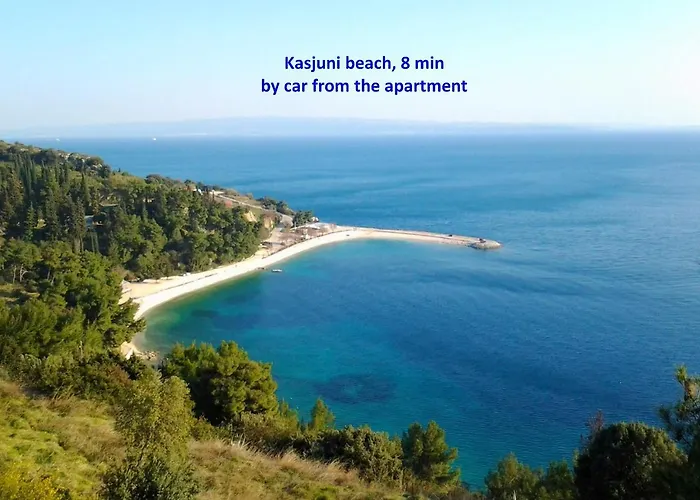 Апартаменты Leon-sara With Shaded Patio And Garden View Сплит